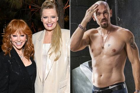 Reba McEntire will never forget seeing Steve Howey nude on。